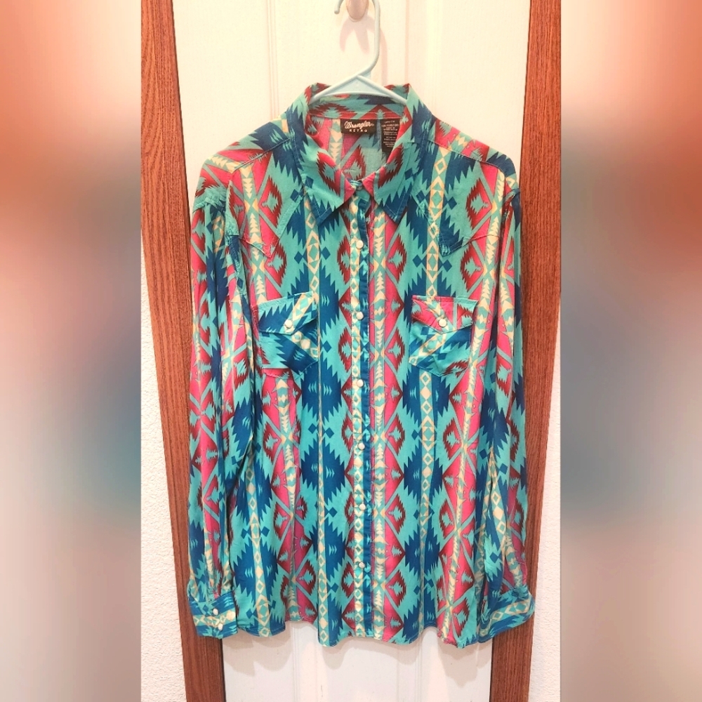 NWOT Wrangler Retro Azyec Print Button Down